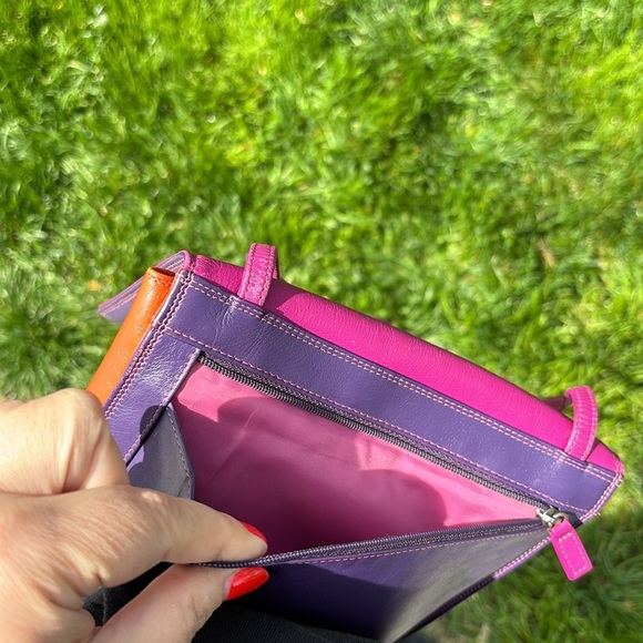 MyWalit | Pink on the Run Genuine Italian Leather Crossbody - Picture 8 of 14